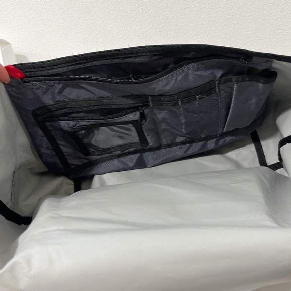 Timbuk2 | Travel Messenger Bag | Reflector - Picture 4 of 6